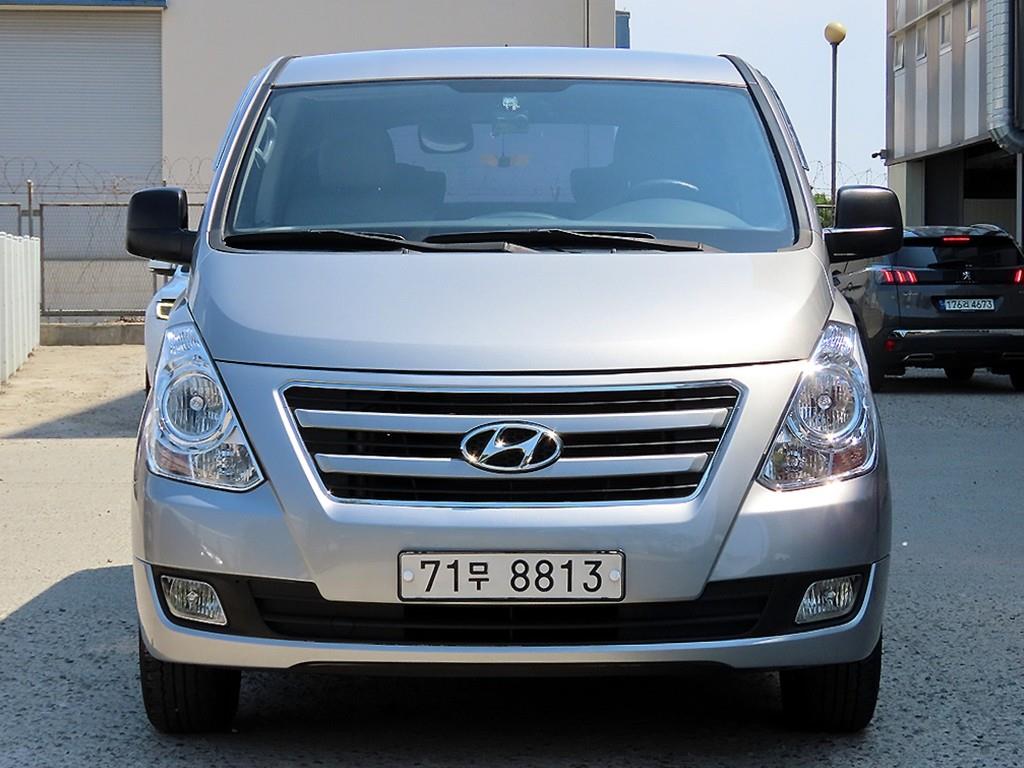 HYUNDAI Starex 2017 Gris - Importación desde Corea - HF Imports Iquique - Foto 1