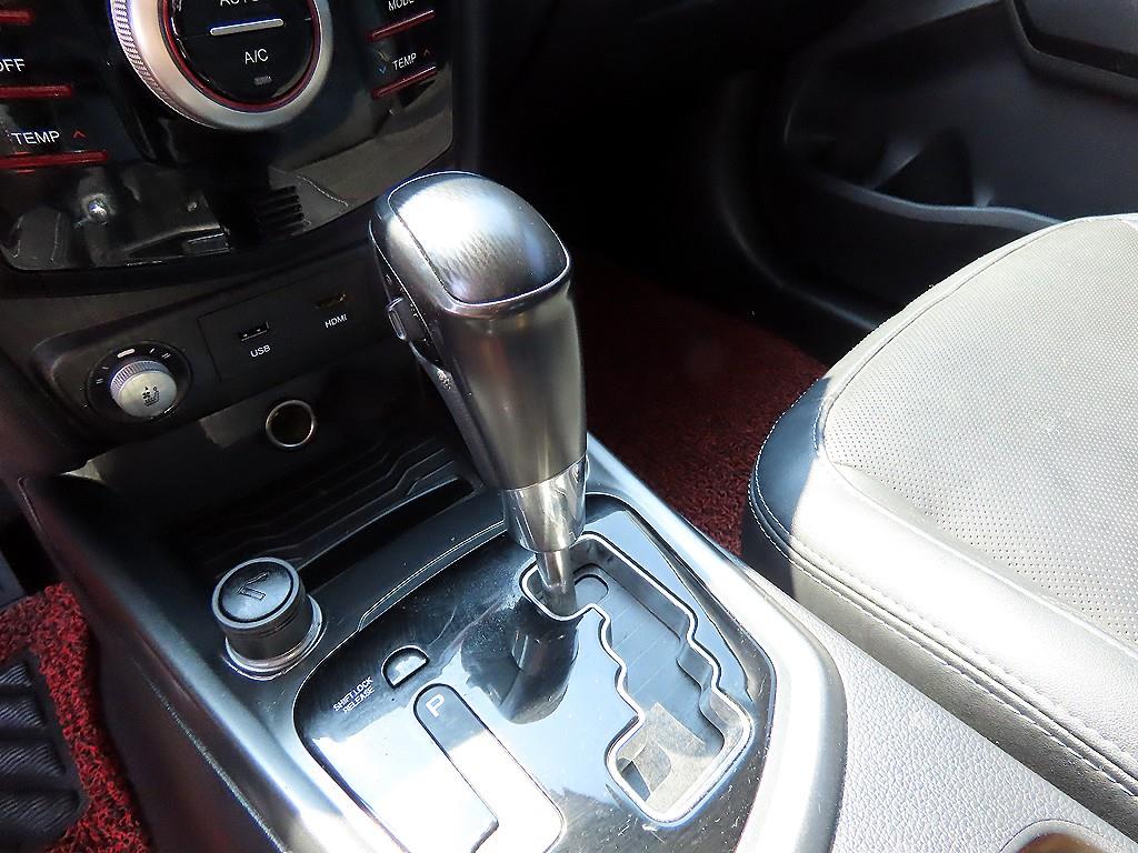 Ssangyong Tivoli - Vista 11