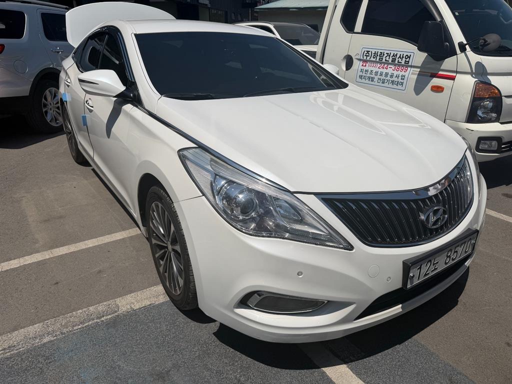 HYUNDAI Grandeur - Vista 2