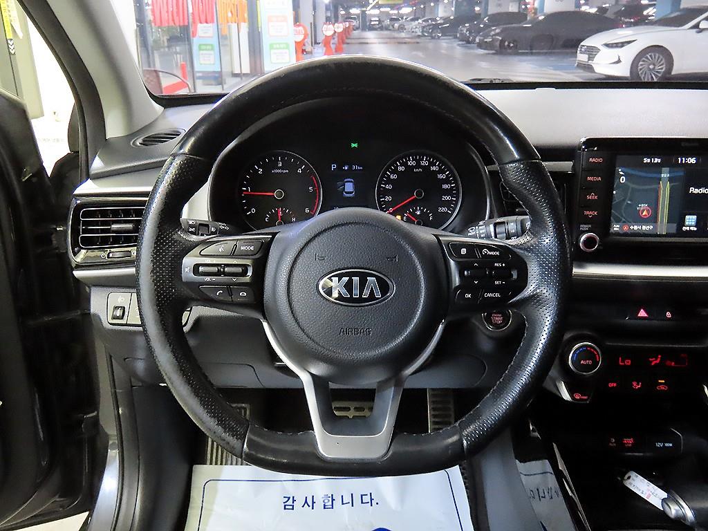KIA Stonic - Vista 8