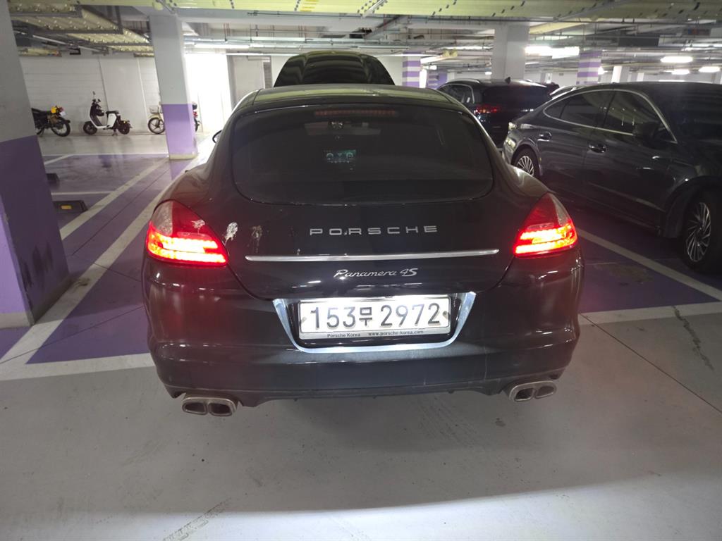 Porsche Panamera - Vista 4