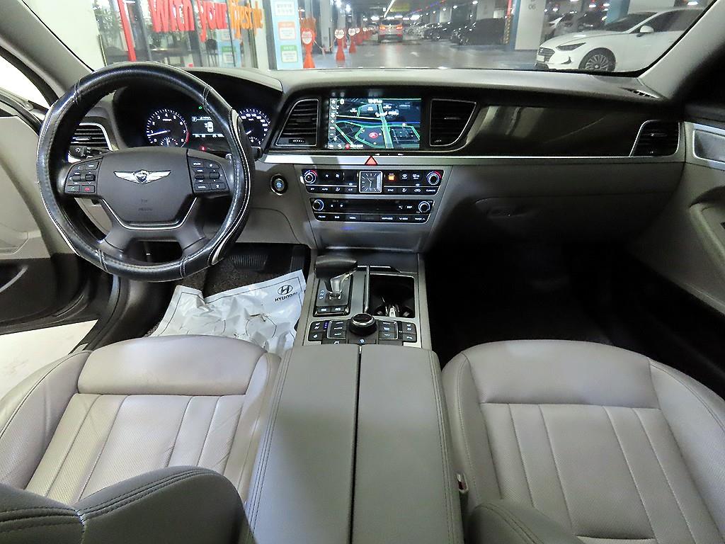 Genesis G80 - Vista 10