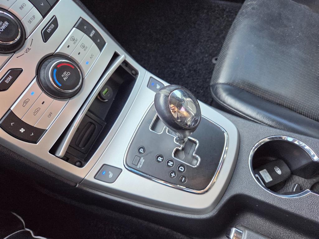 HYUNDAI Genesis - Vista 11
