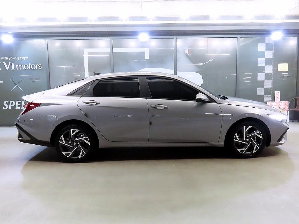 HYUNDAI Avante - Vista 3