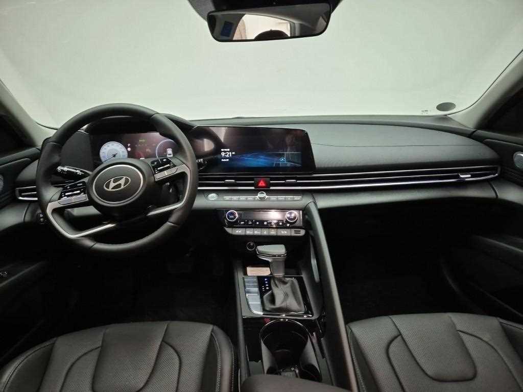 HYUNDAI Avante - Vista 7