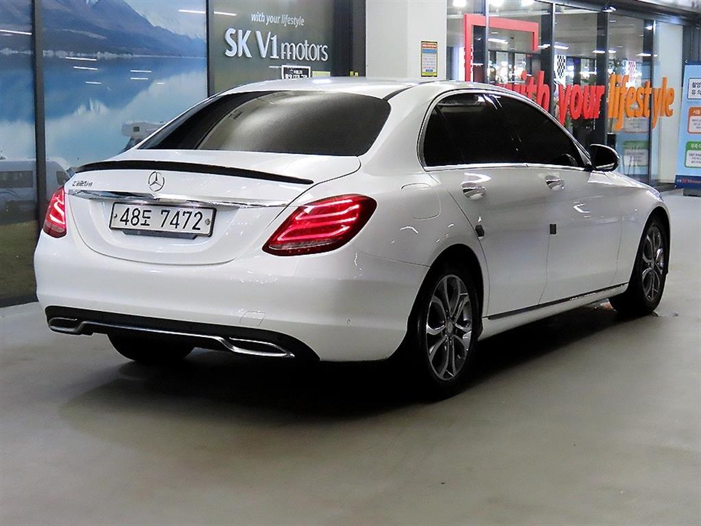 Mercedes Benz C Class - Vista 4