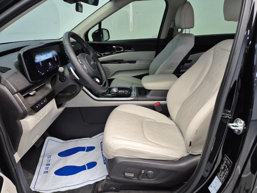 KIA Carnival - Vista 11