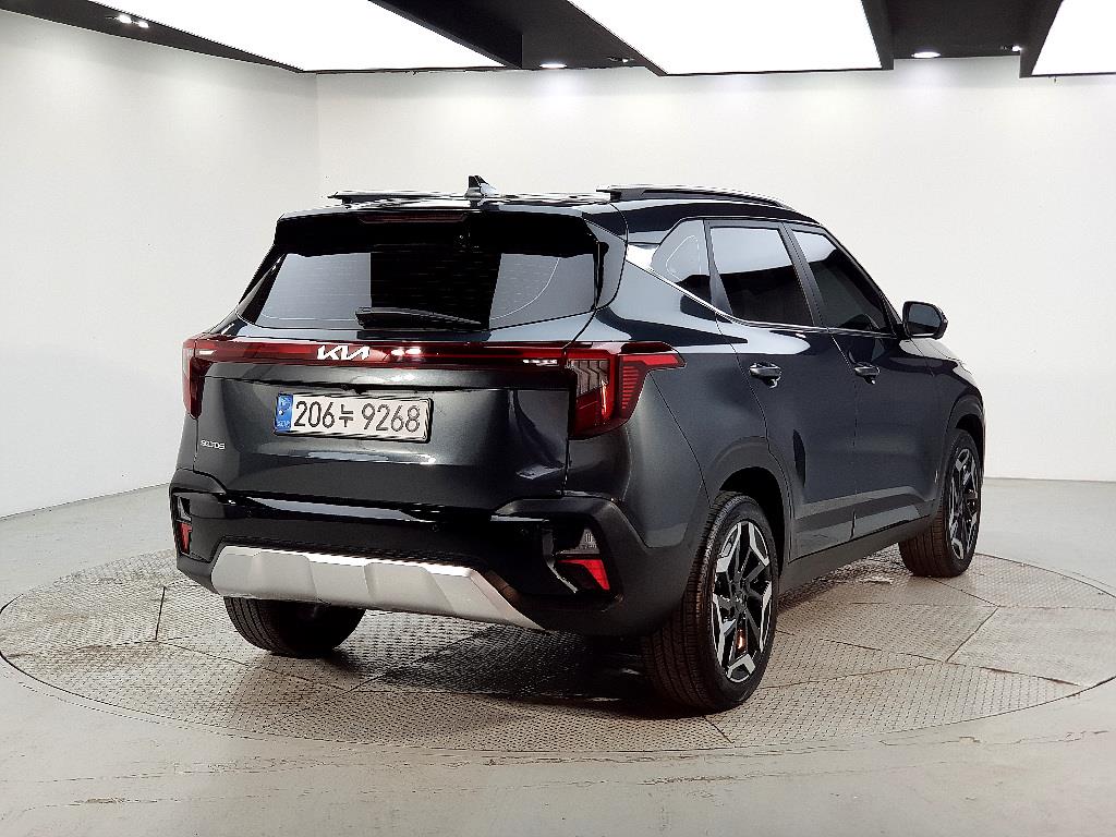 KIA Seltos - Vista 4