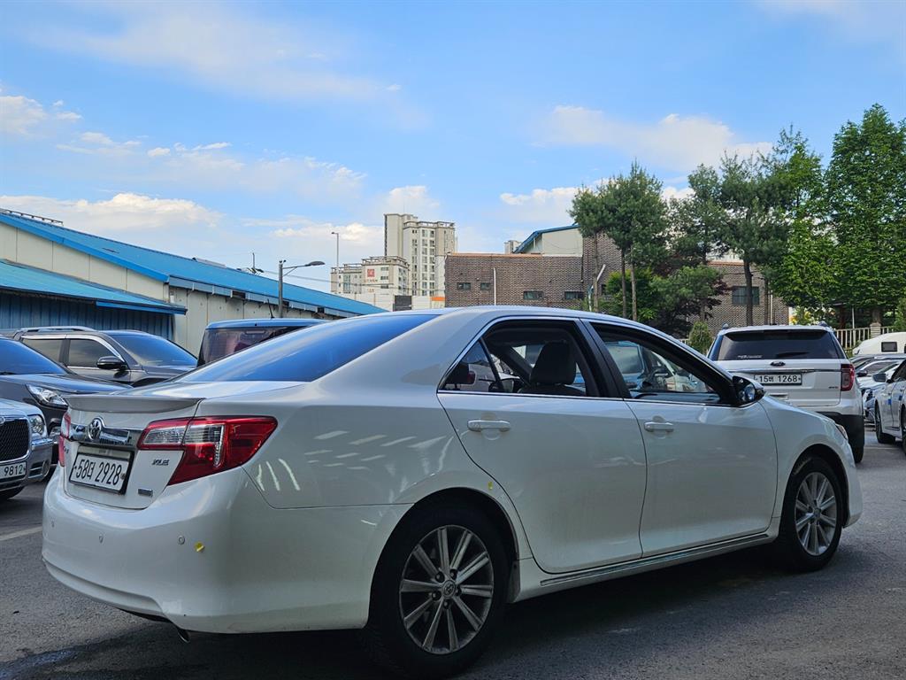 Toyota Camry - Vista 4