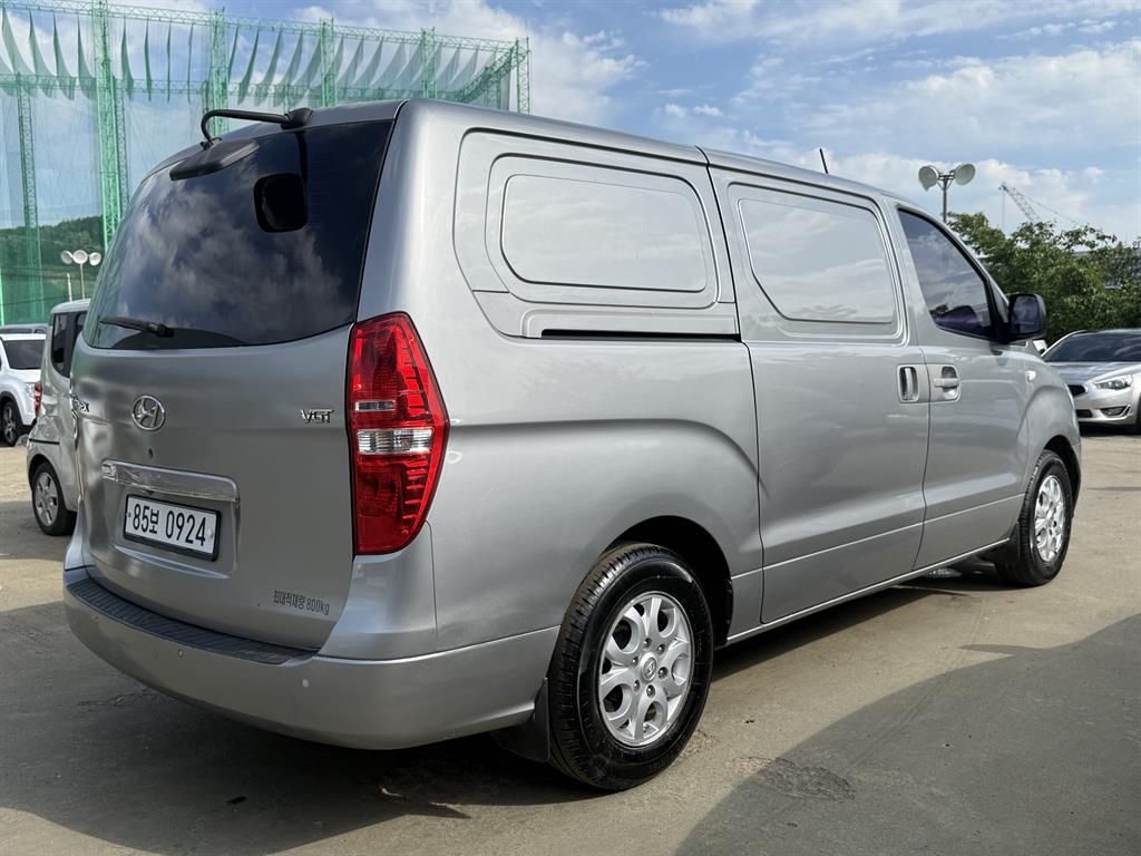 HYUNDAI Starex - Vista 5