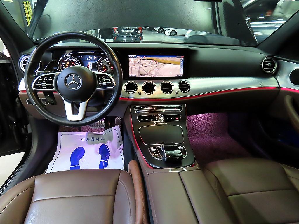 Mercedes Benz E class - Vista 10