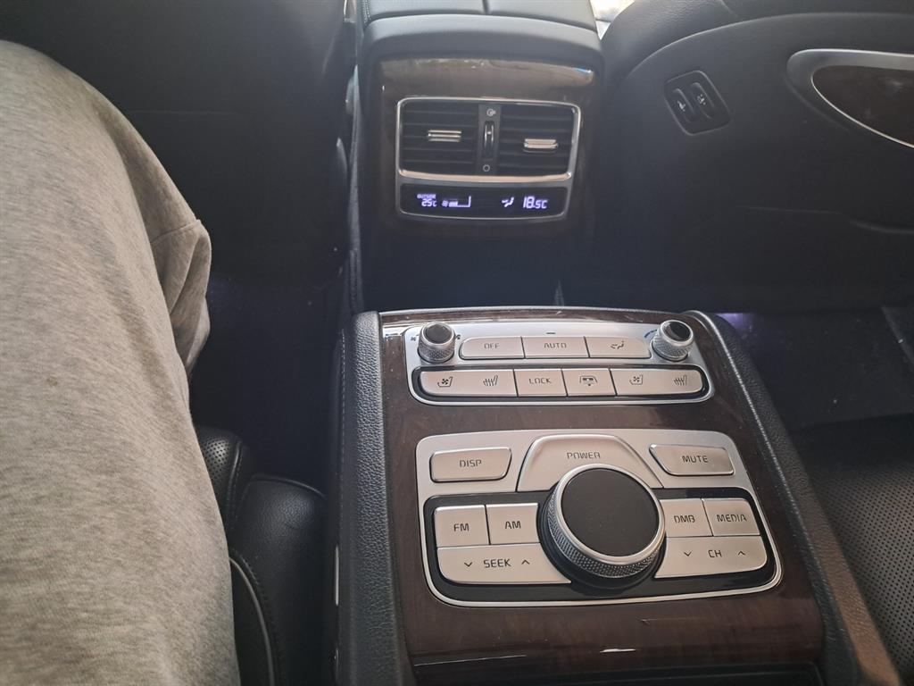 KIA K9 - Vista 7
