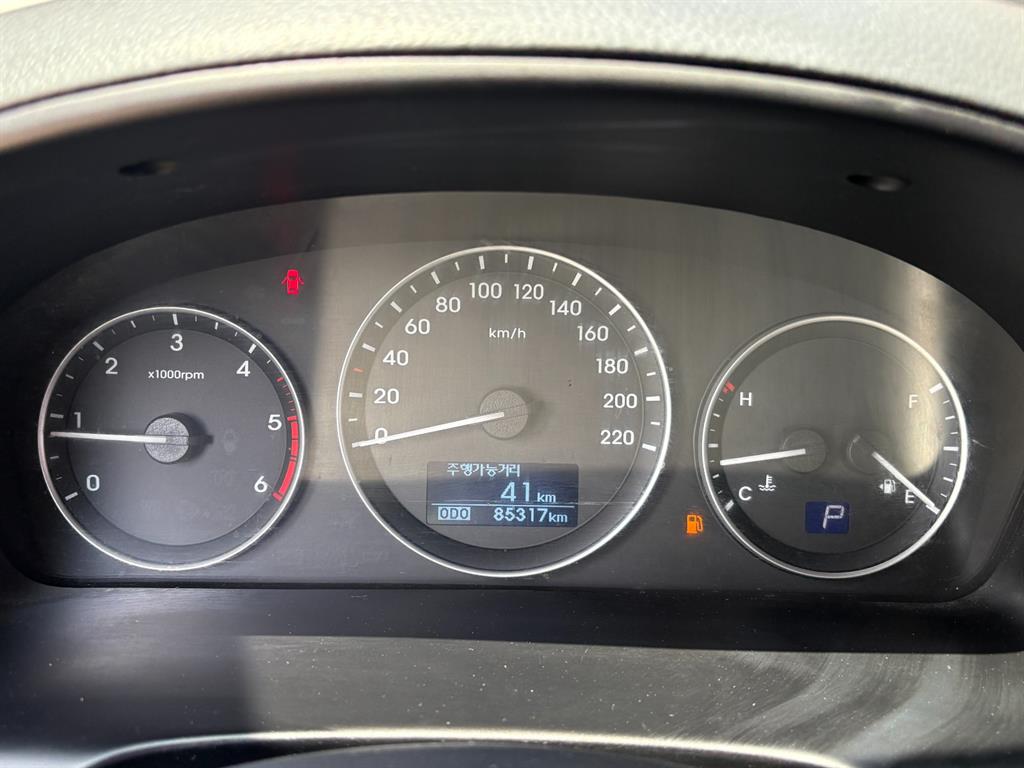 HYUNDAI Starex - Vista 6