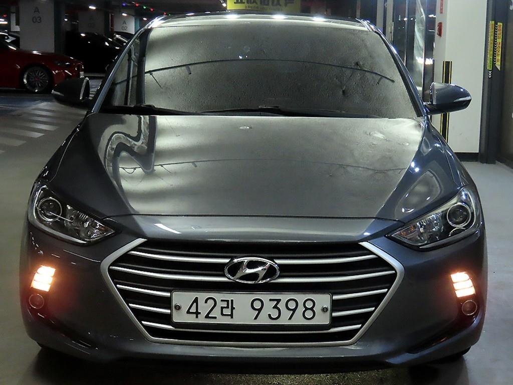 HYUNDAI Avante - Vista 2