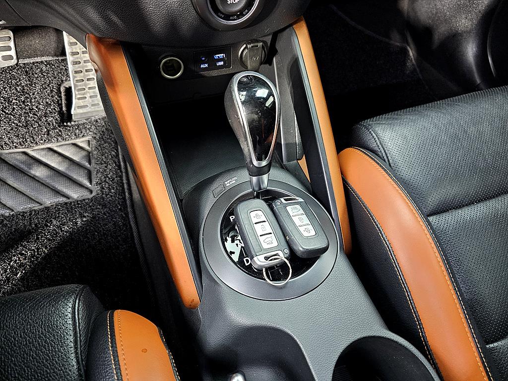HYUNDAI Veloster 2015 Blanco - Importación desde Corea - HF Imports Iquique - Foto 13