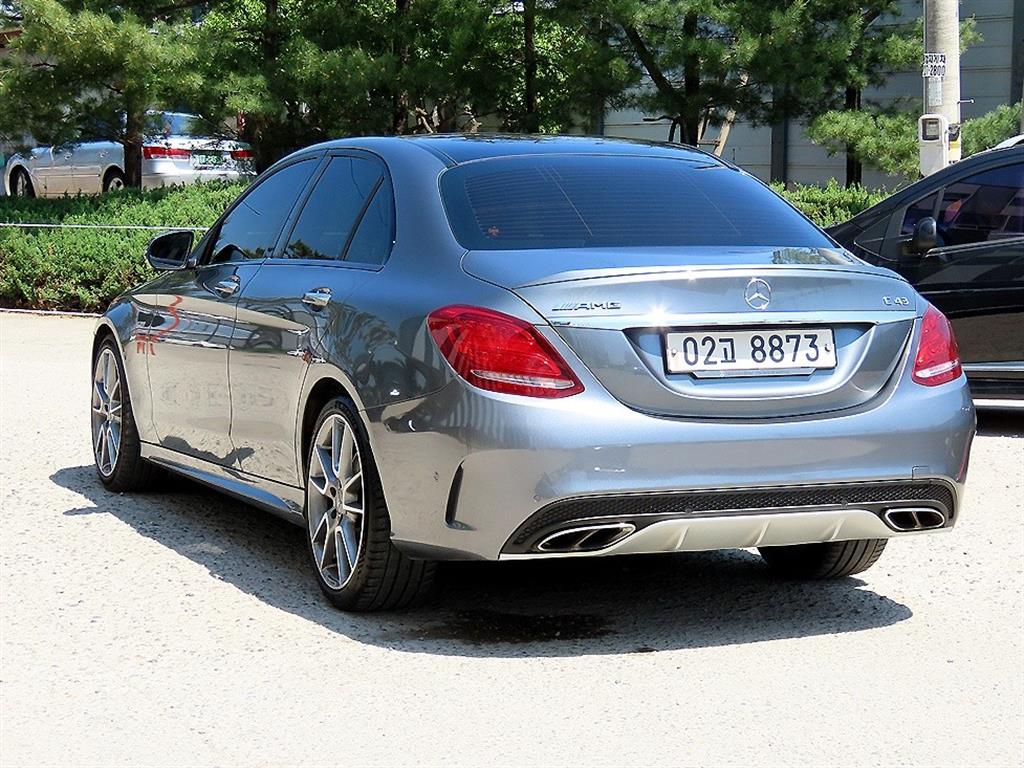 Mercedes Benz C Class - Vista 3