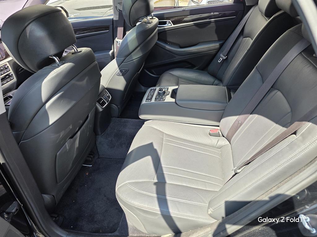 Genesis G80 - Vista 8