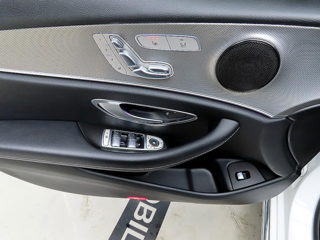 Mercedes Benz E class - Vista 11