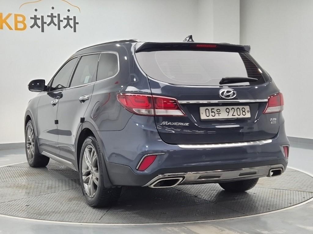 HYUNDAI Maxcruz - Vista 2