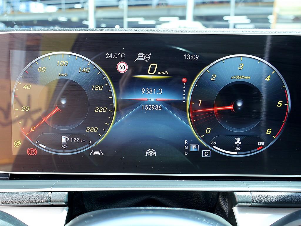 Mercedes Benz GLE Class - Vista 11