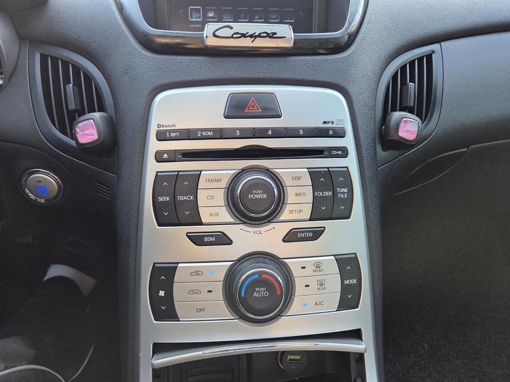 HYUNDAI Genesis - Vista 10