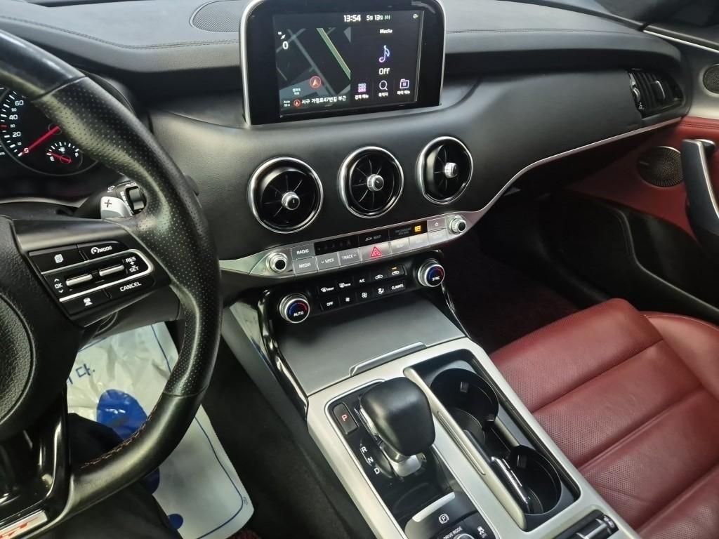 KIA Stinger - Vista 10