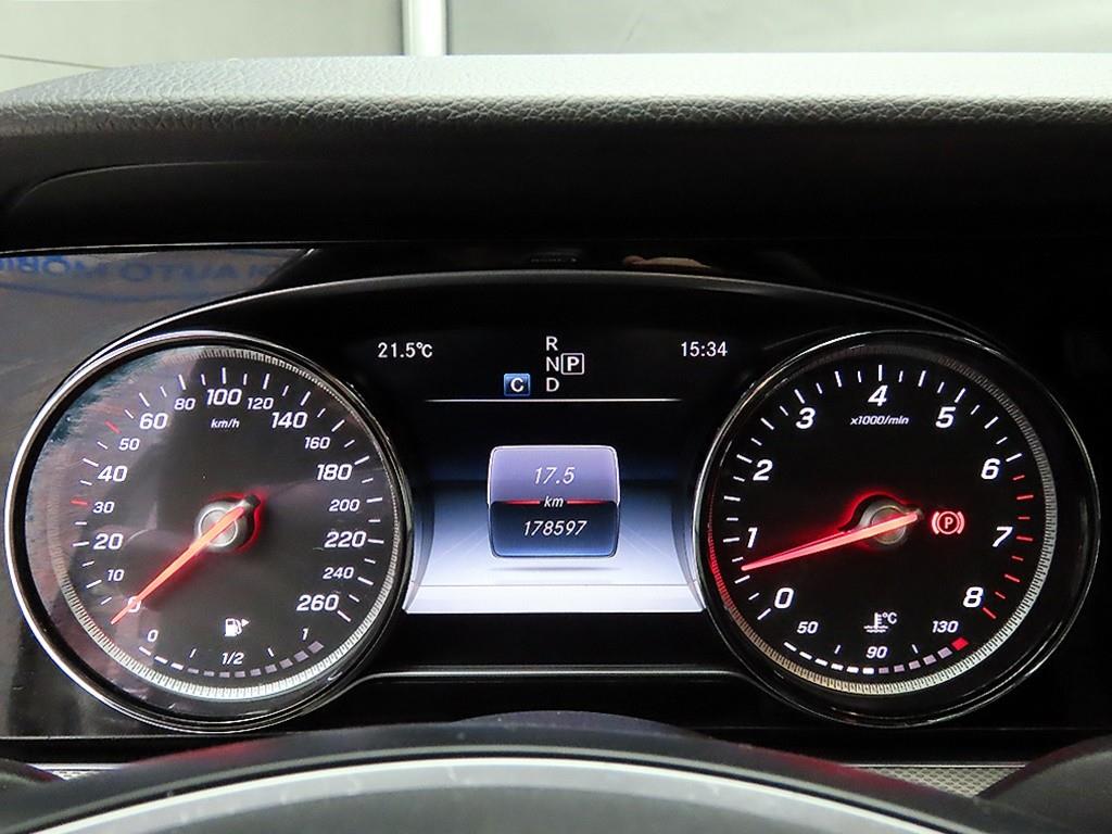 Mercedes Benz E class - Vista 8