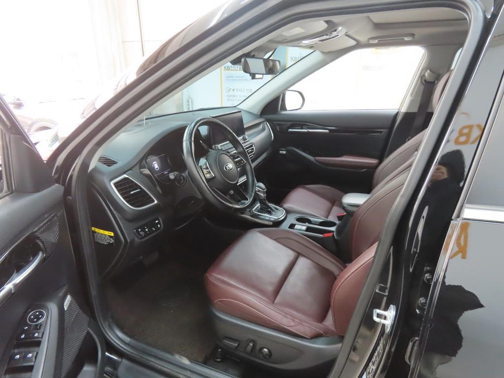 KIA Seltos - Vista 5