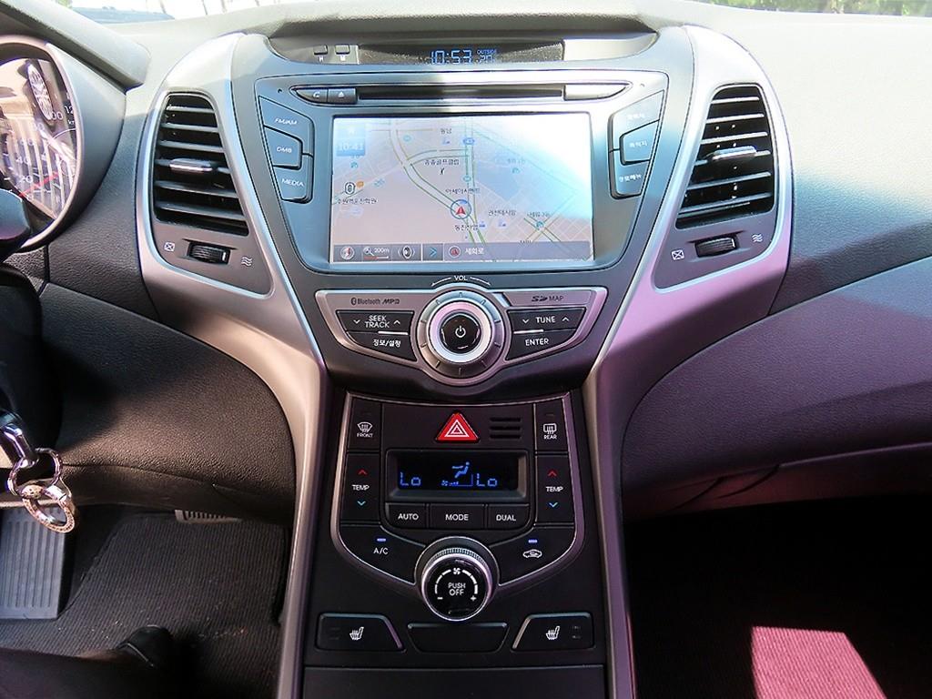 HYUNDAI Avante 2015 Blanco - Importación desde Corea - HF Imports Iquique - Foto 13