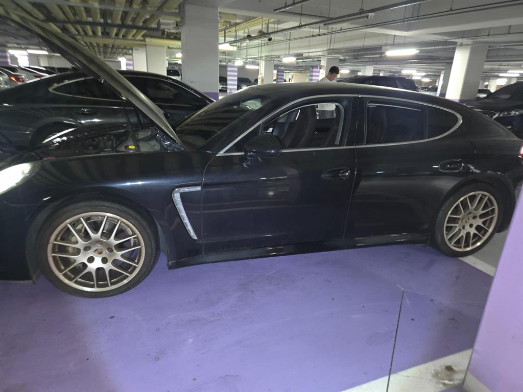 Porsche Panamera - Vista 3