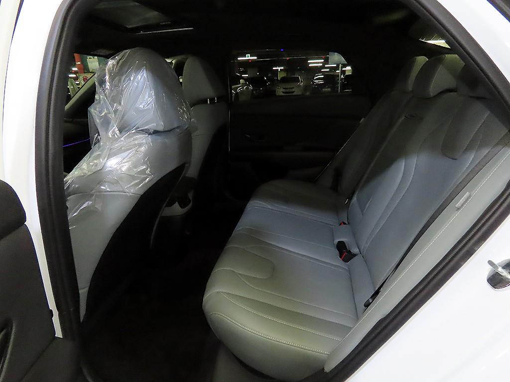 HYUNDAI Avante - Vista 7