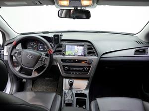 HYUNDAI Sonata - Vista 10
