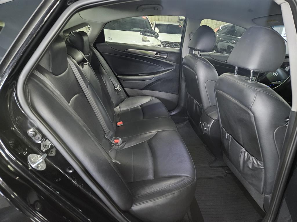 HYUNDAI Sonata - Vista 7
