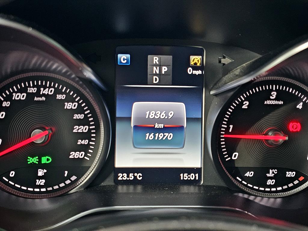 Mercedes Benz GLC Class - Vista 7