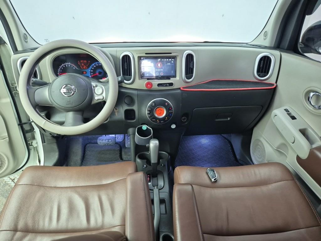 Nissan Cube - Vista 5