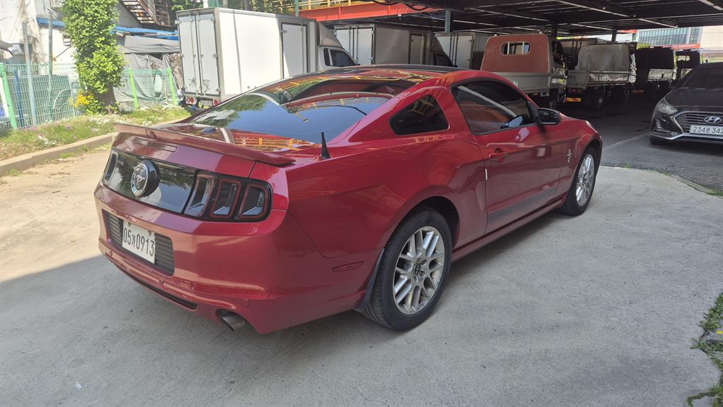 Ford Mustang - Vista 4
