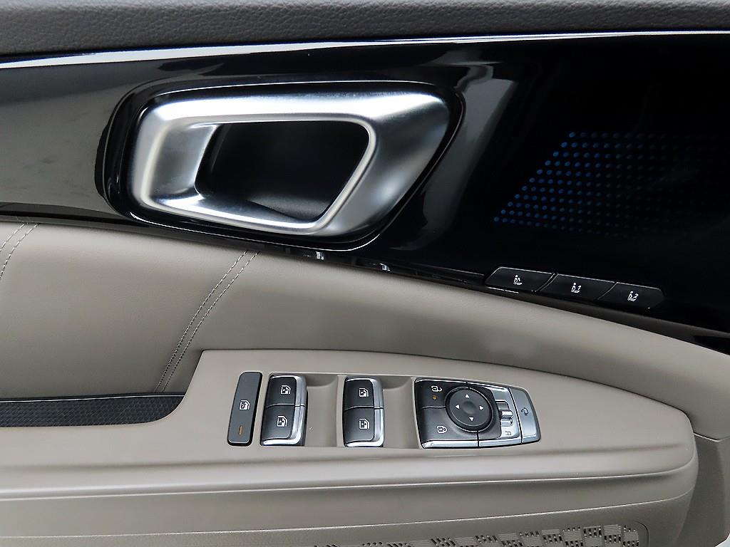 KIA Carnival - Vista 11