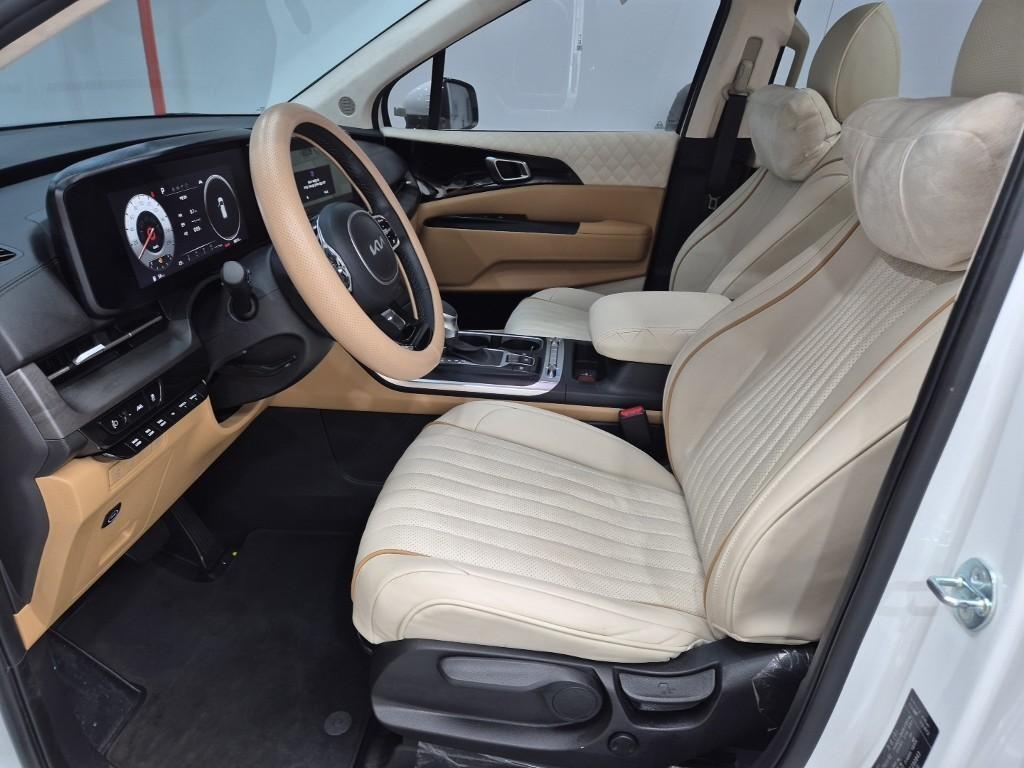 KIA Carnival - Vista 11