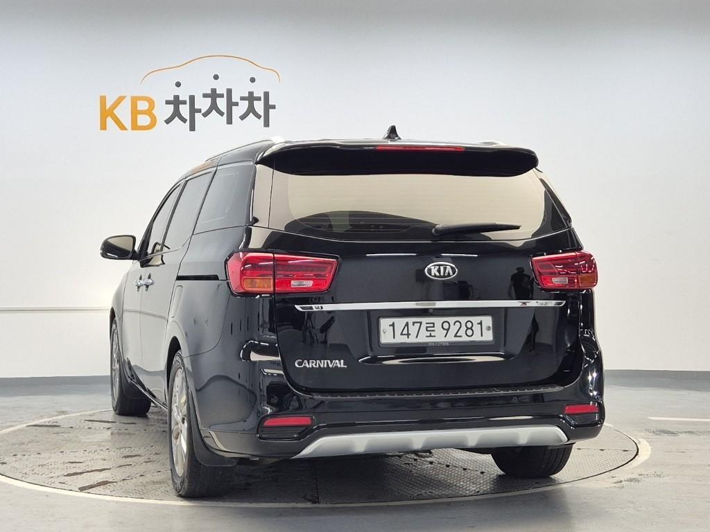 KIA Carnival - Vista 2