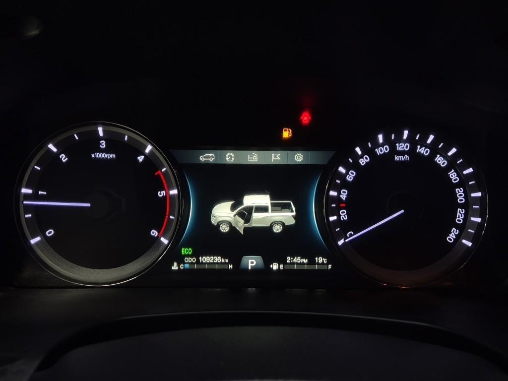 Ssangyong Rexton - Vista 11