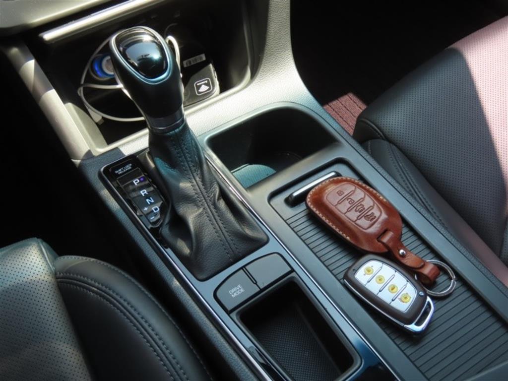 HYUNDAI Sonata - Vista 11