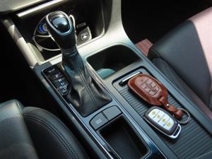 HYUNDAI Sonata - Vista 12