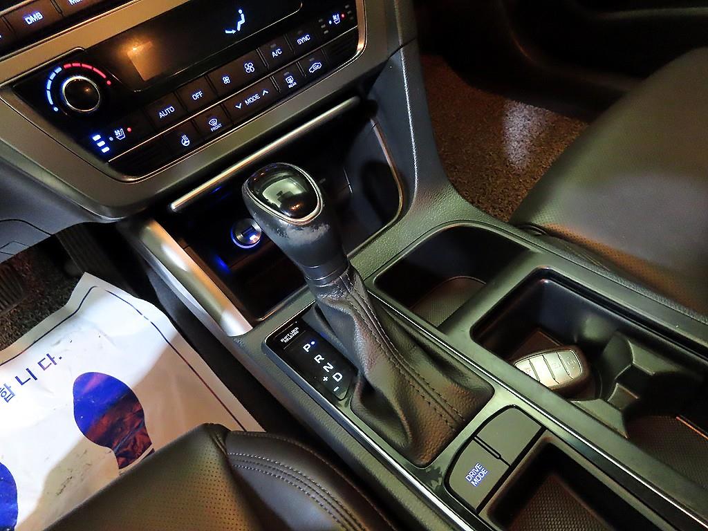 HYUNDAI Sonata - Vista 12