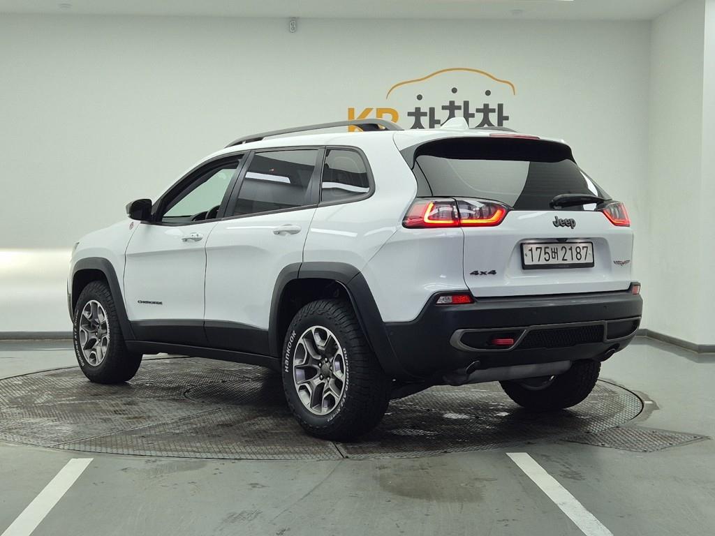Jeep Cherokee - Vista 3