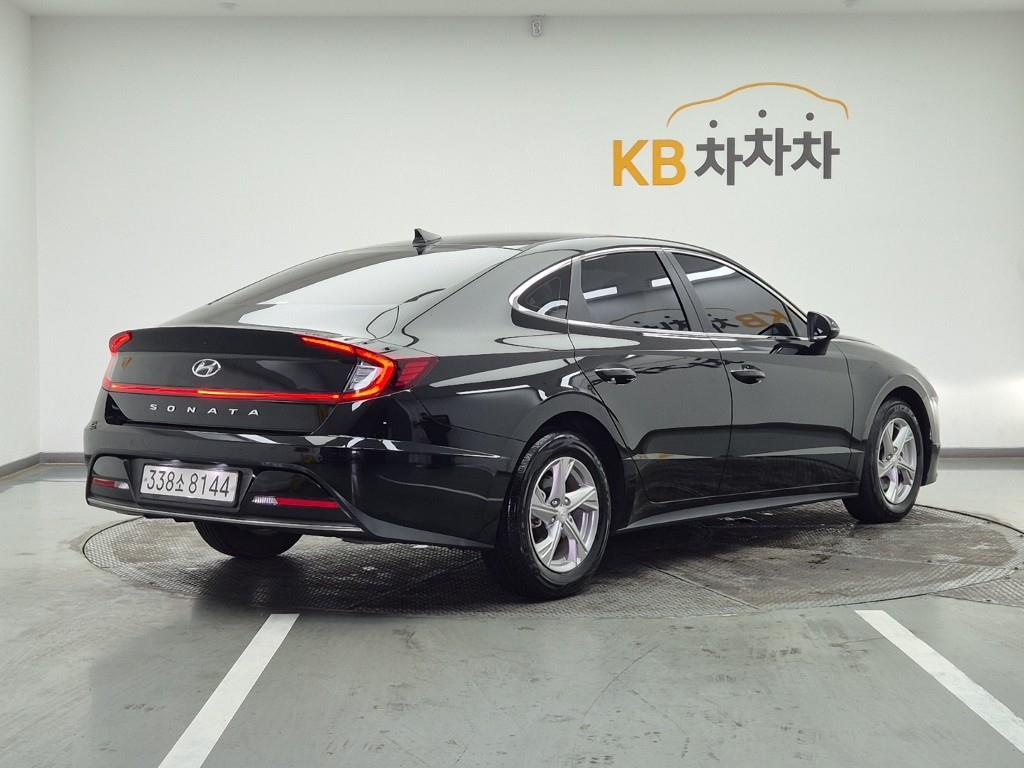 HYUNDAI Sonata - Vista 4