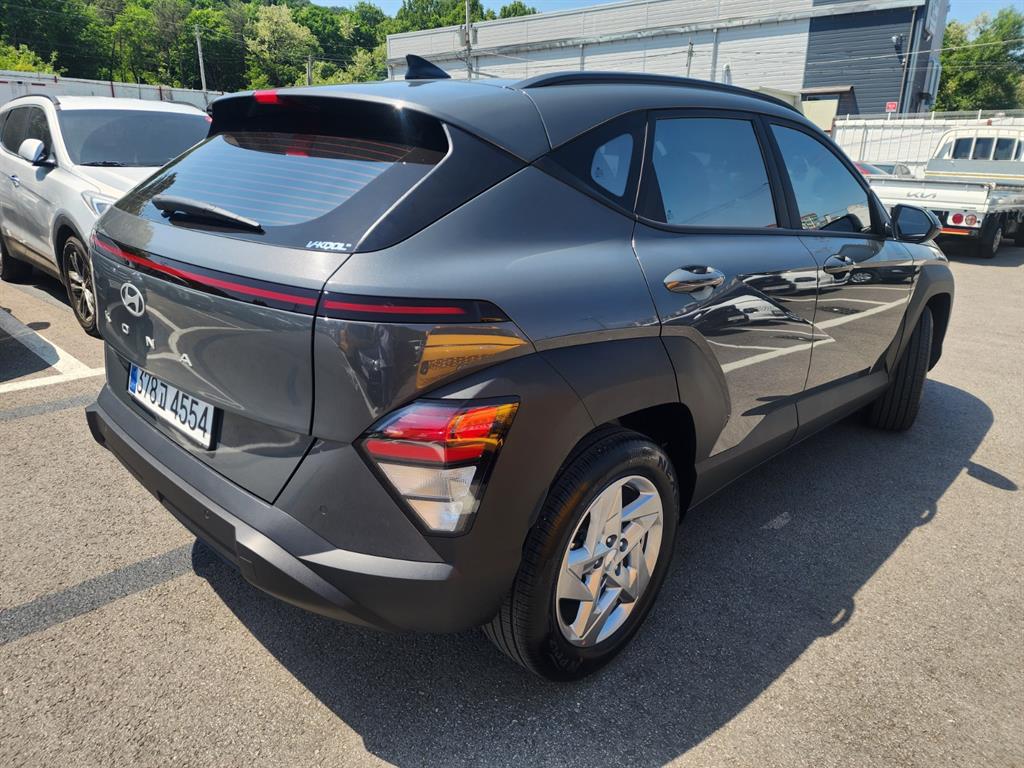 HYUNDAI Kona - Vista 5