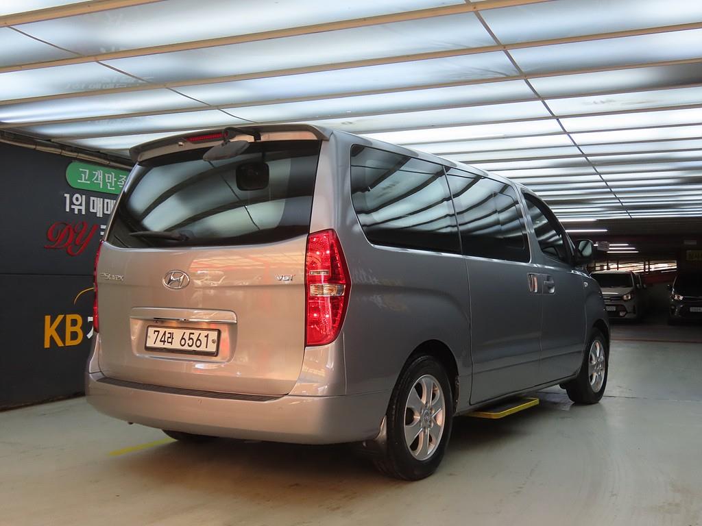 HYUNDAI Starex - Vista 4