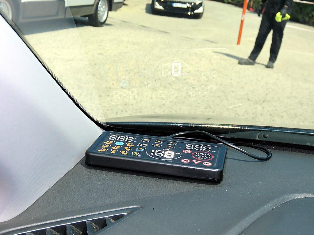 HYUNDAI Avante - Vista 10