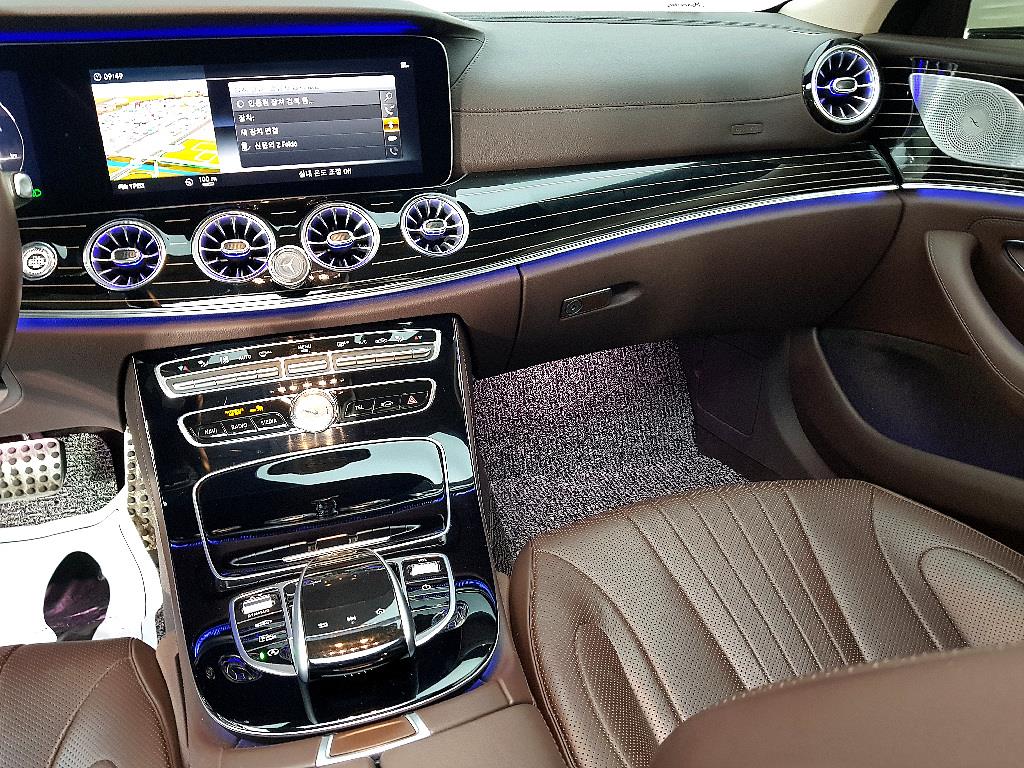 Mercedes Benz CLS Class - Vista 10