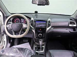 Ssangyong Tivoli - Vista 10